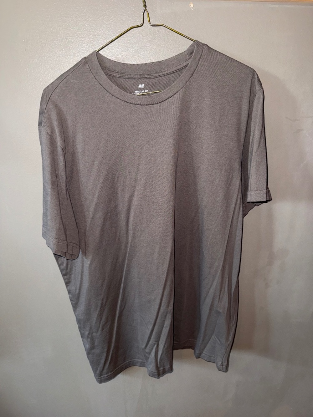 H&M Regular Fit Gray Tee